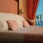 Carlotta Отель 4*