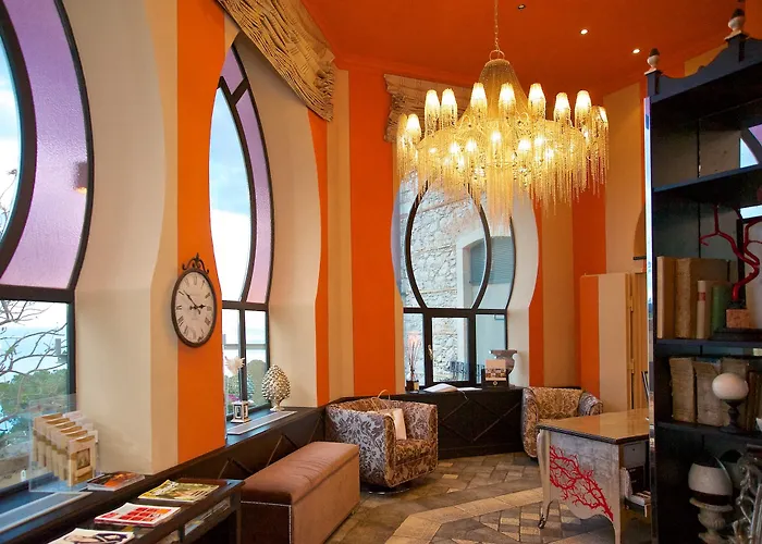 מלון Carlotta 4*