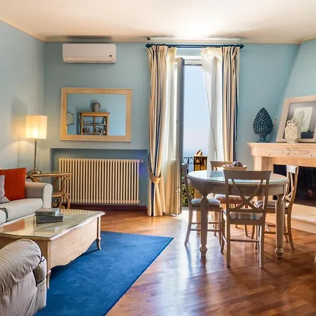 Carlotta Hotel